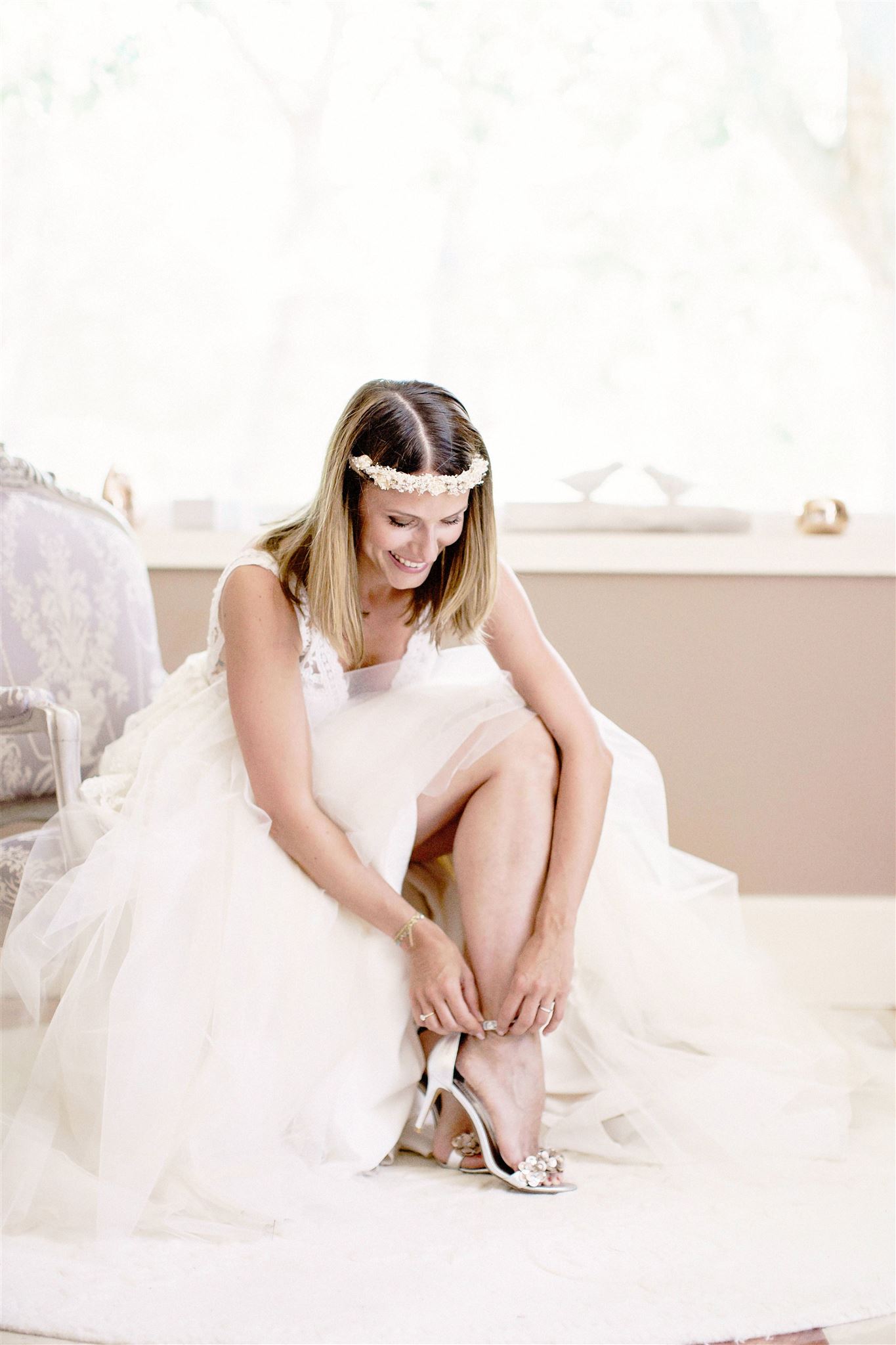 Une jolie mariée dans la suite des mariés